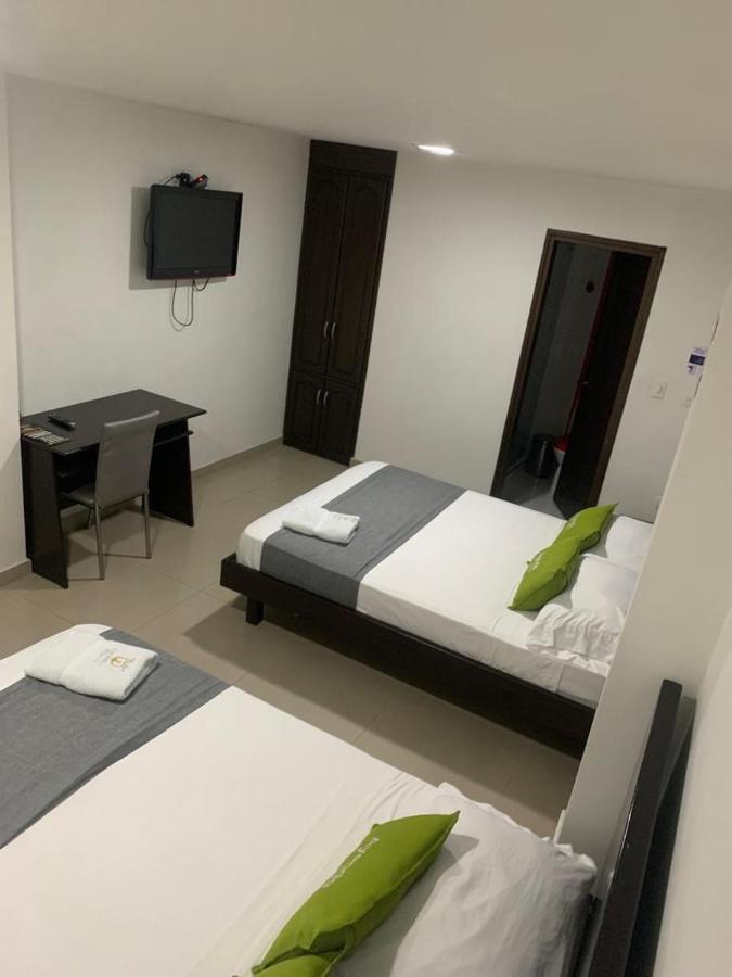 Hotel Castellon Plaza Перейра Экстерьер фото