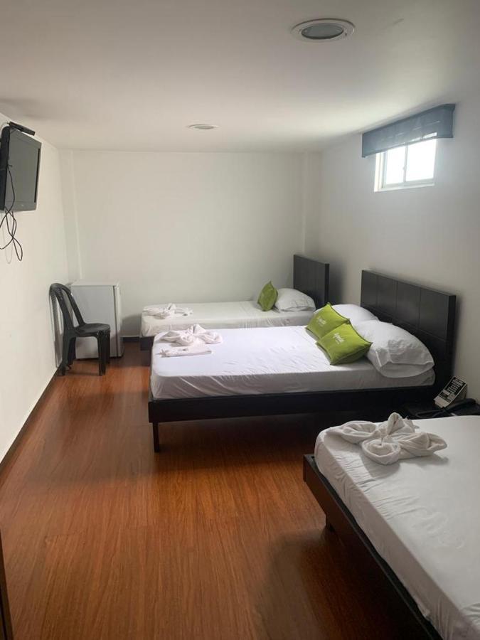 Hotel Castellon Plaza Перейра Экстерьер фото