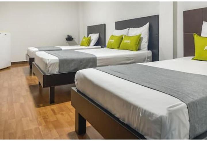 Hotel Castellon Plaza Перейра Экстерьер фото